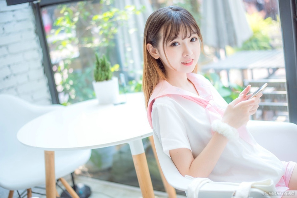 你们的偶像是明星，我的偶像是卫星。——韩寒《后会无期》